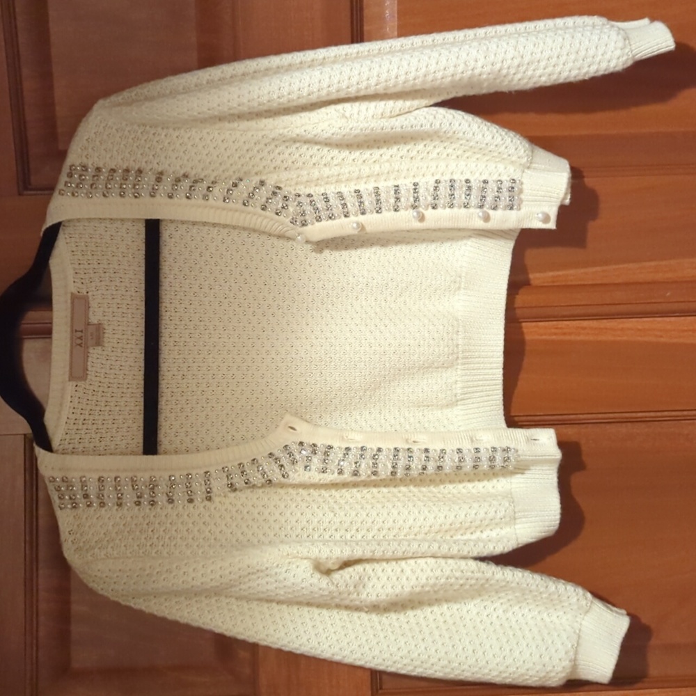 Women's short sweater